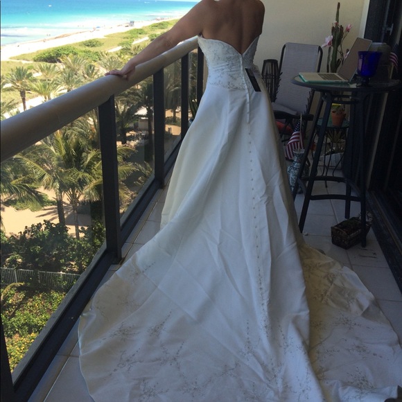 Brand new Allure wedding dress with the tag!! - Picture 4 of 8